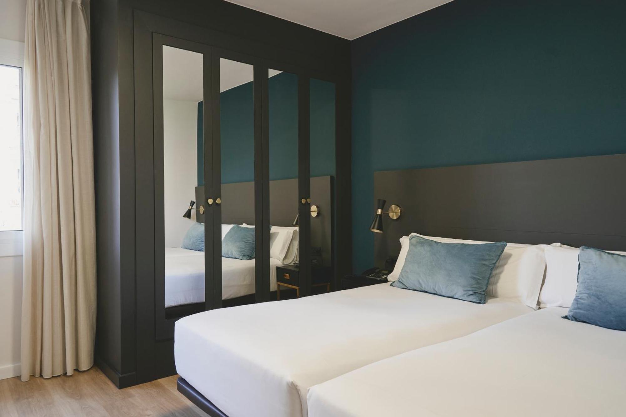 Arenas Atiram Hotels Barcelona Exterior foto