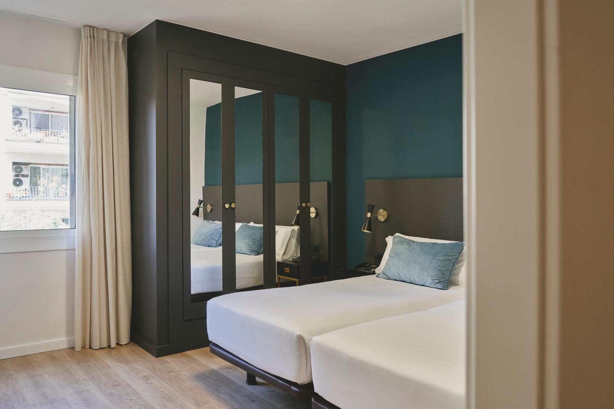 Arenas Atiram Hotels Barcelona Exterior foto
